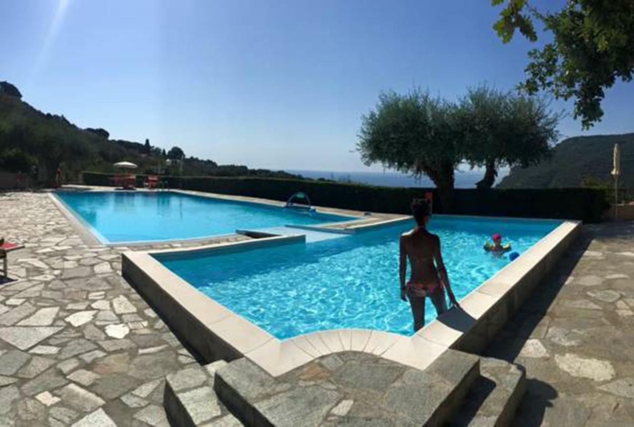 Casa Vacanze Mombrino Finale Ligure Buitenkant foto